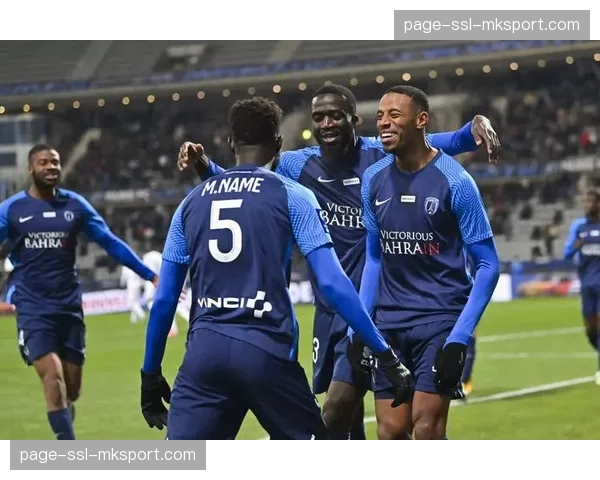 巴黎FC主场0-1不敌里尔，主队球员梅劳两黄变红离场